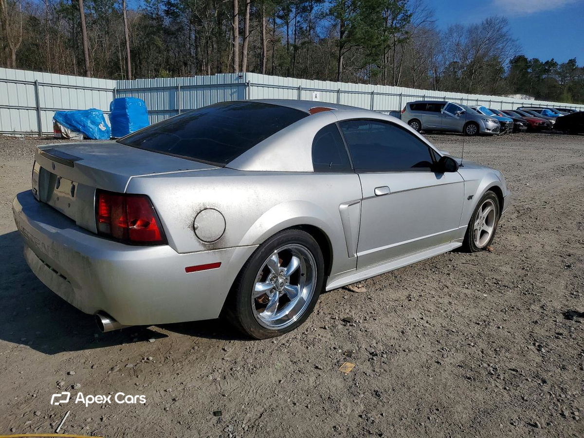 Ford Mustang 2000