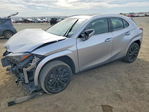 Lexus UX 2024