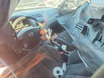 Nissan  2002