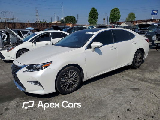 Lexus ES 2016 - Image 1 of 5