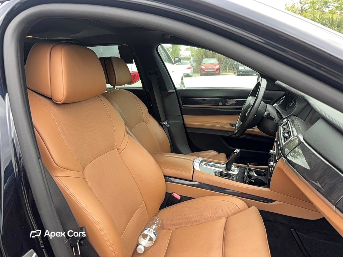BMW Series 7 2011