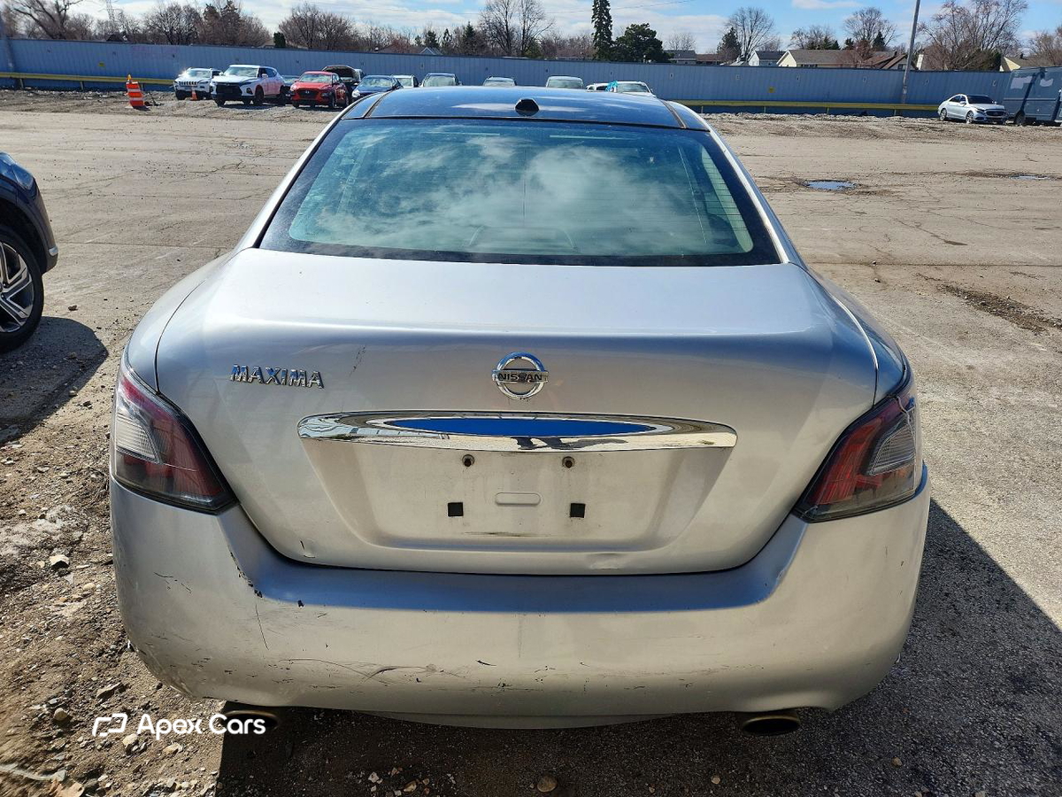 Nissan Maxima 2012