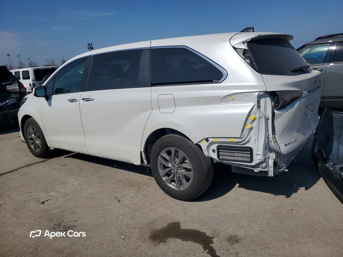 Toyota Sienna 2025