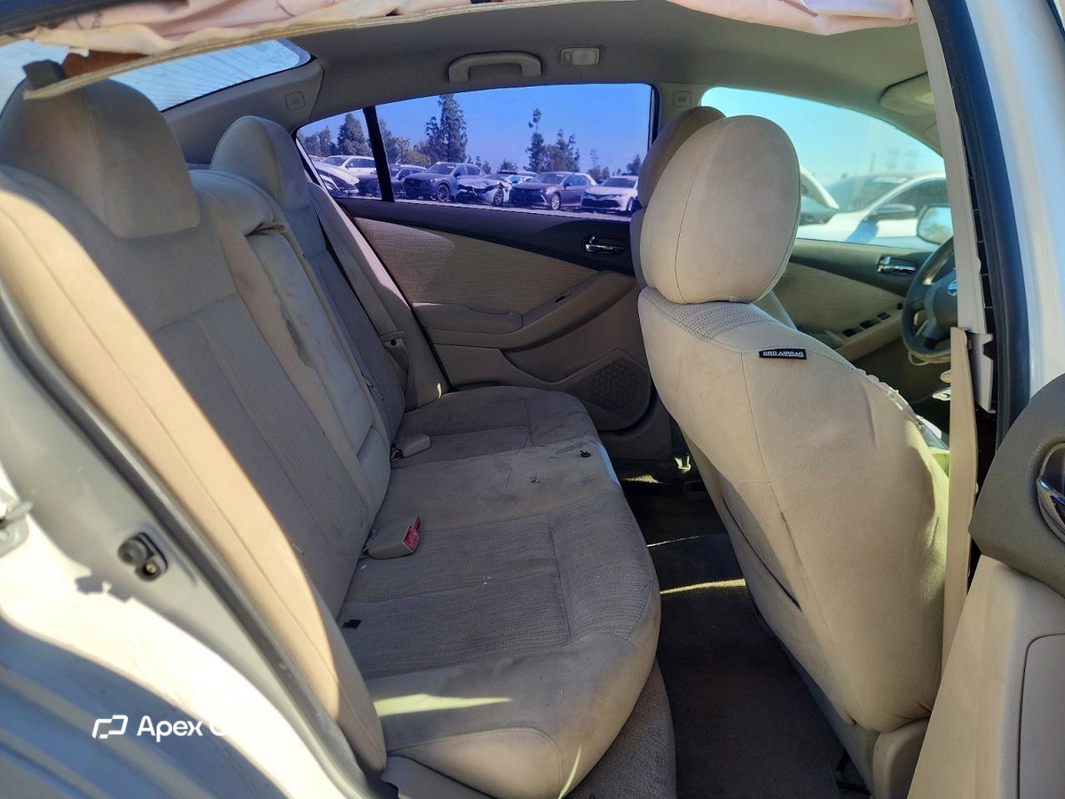 Nissan Altima 2012