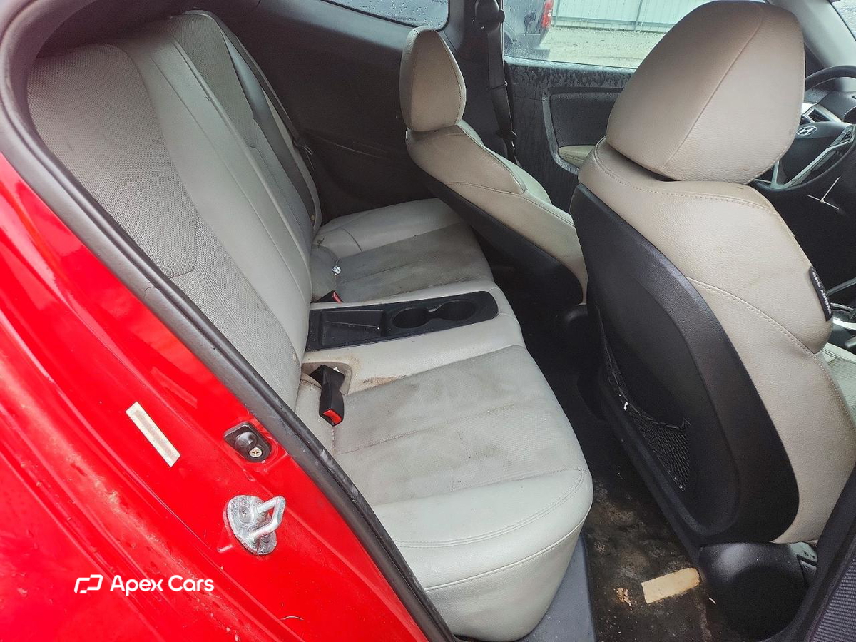 Hyundai Veloster 2012