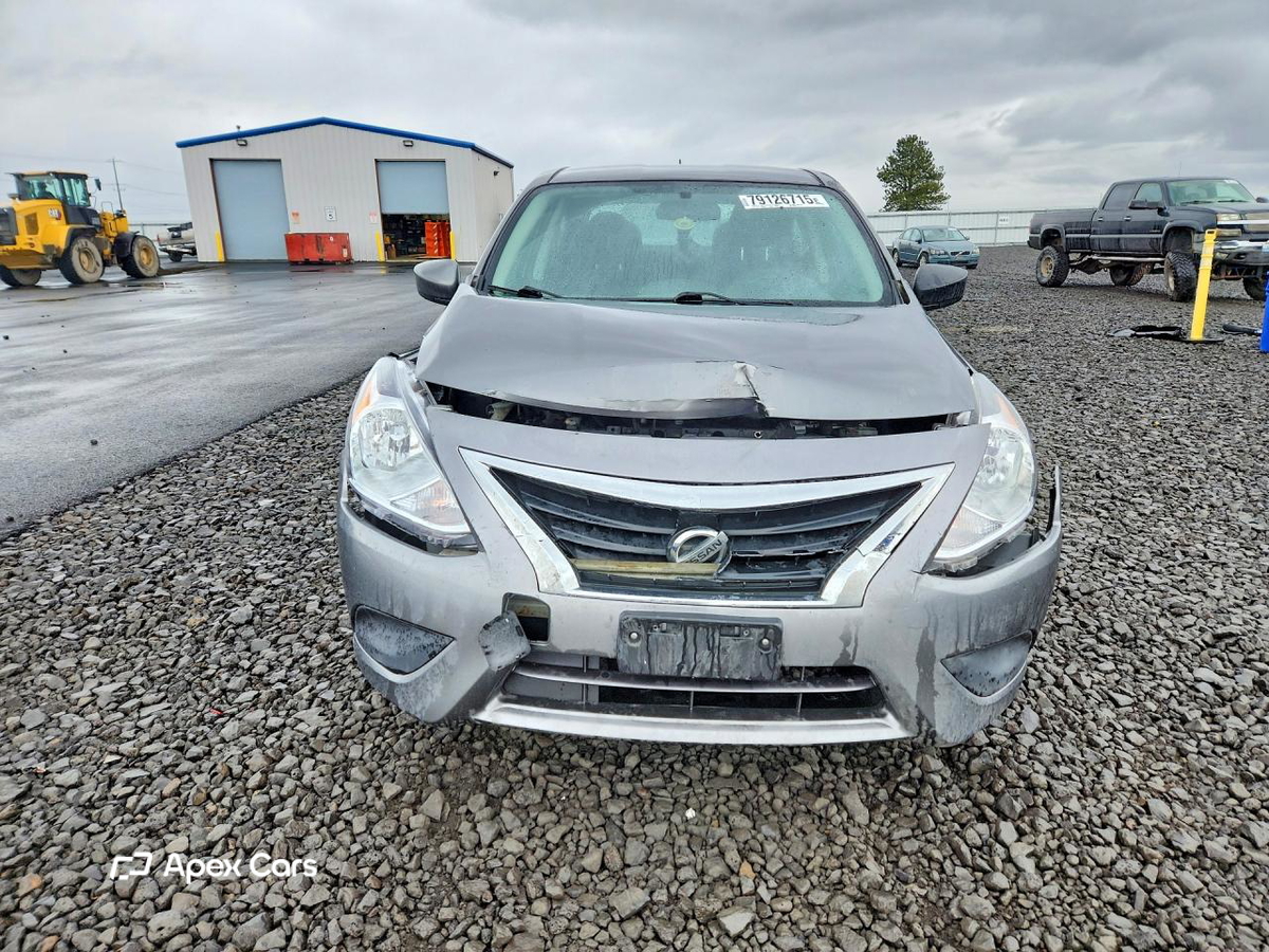 Nissan Versa 2016