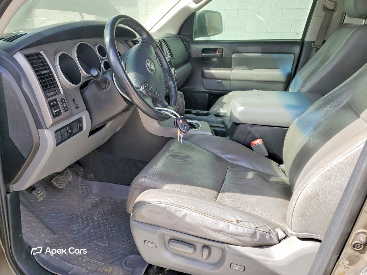Toyota Sequoia 2013