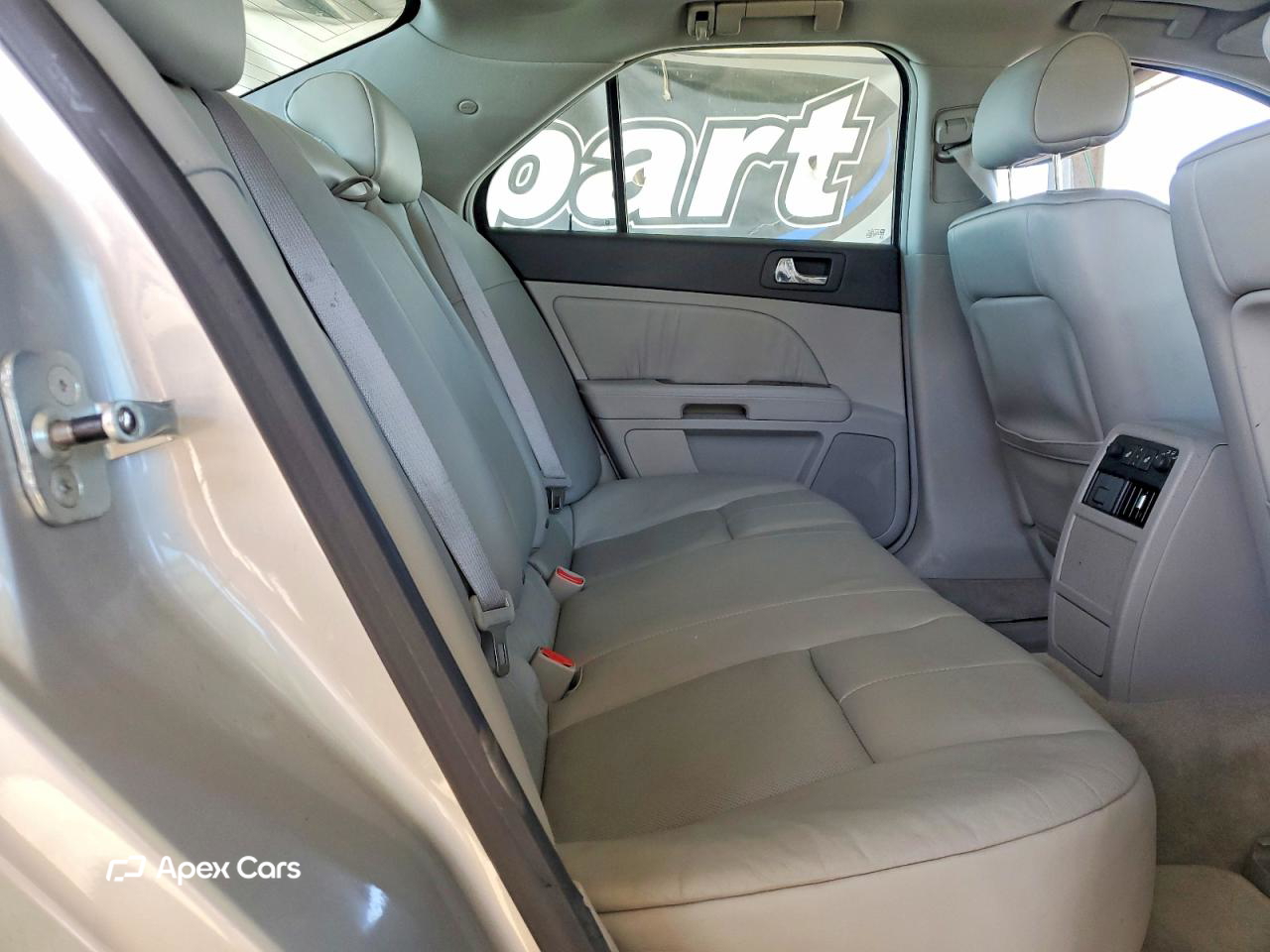 Cadillac STS 2005