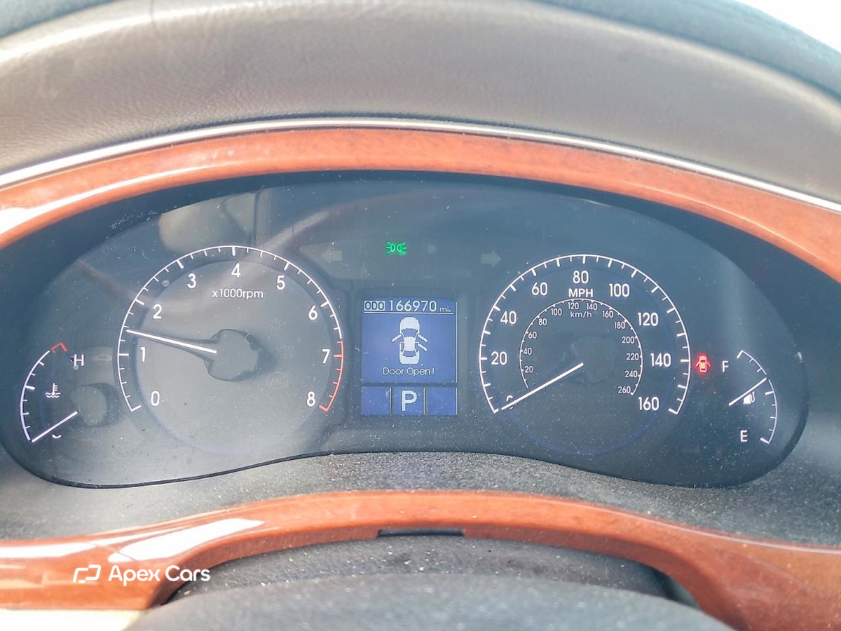 Hyundai Genesis 2013