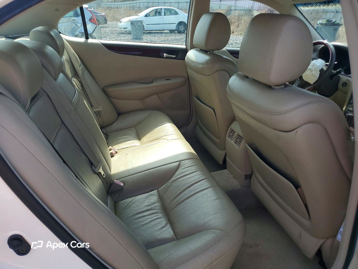 Lexus  2004
