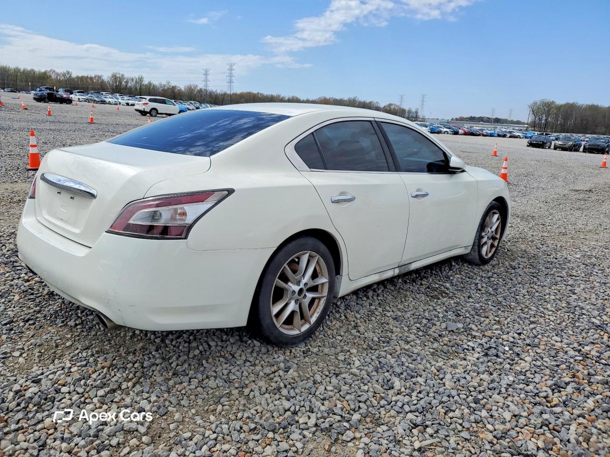 Nissan Maxima 2014