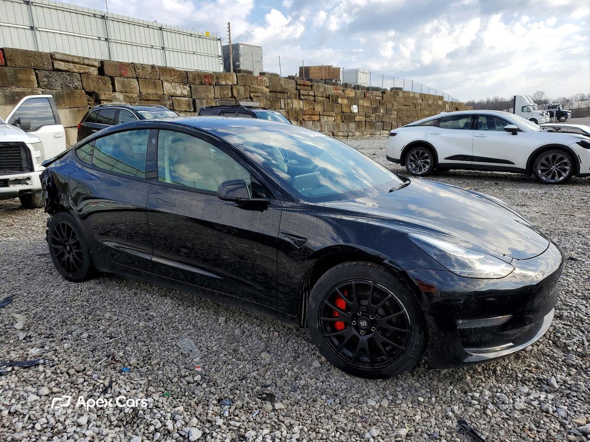 Tesla Model 3 2022