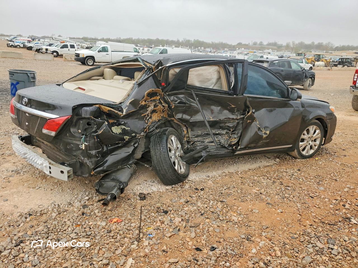 Toyota Avalon 2011