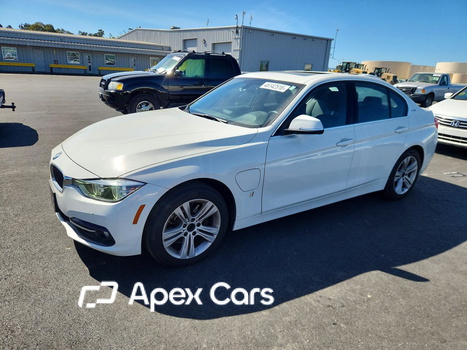 BMW Series 3 2018 - Image 1 of 12