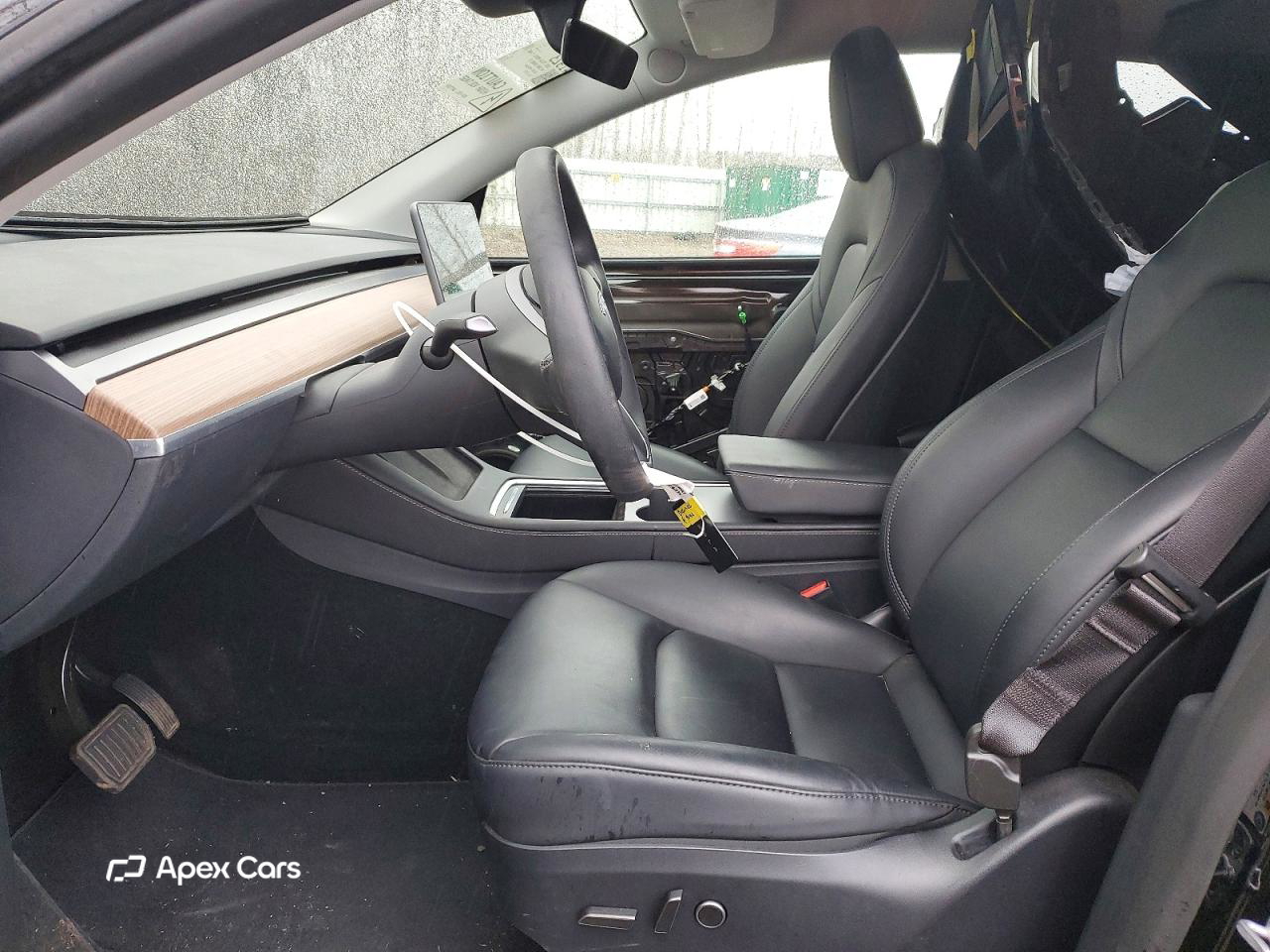 Tesla Model Y 2025