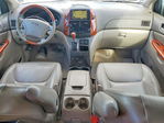 Toyota Sienna 2010