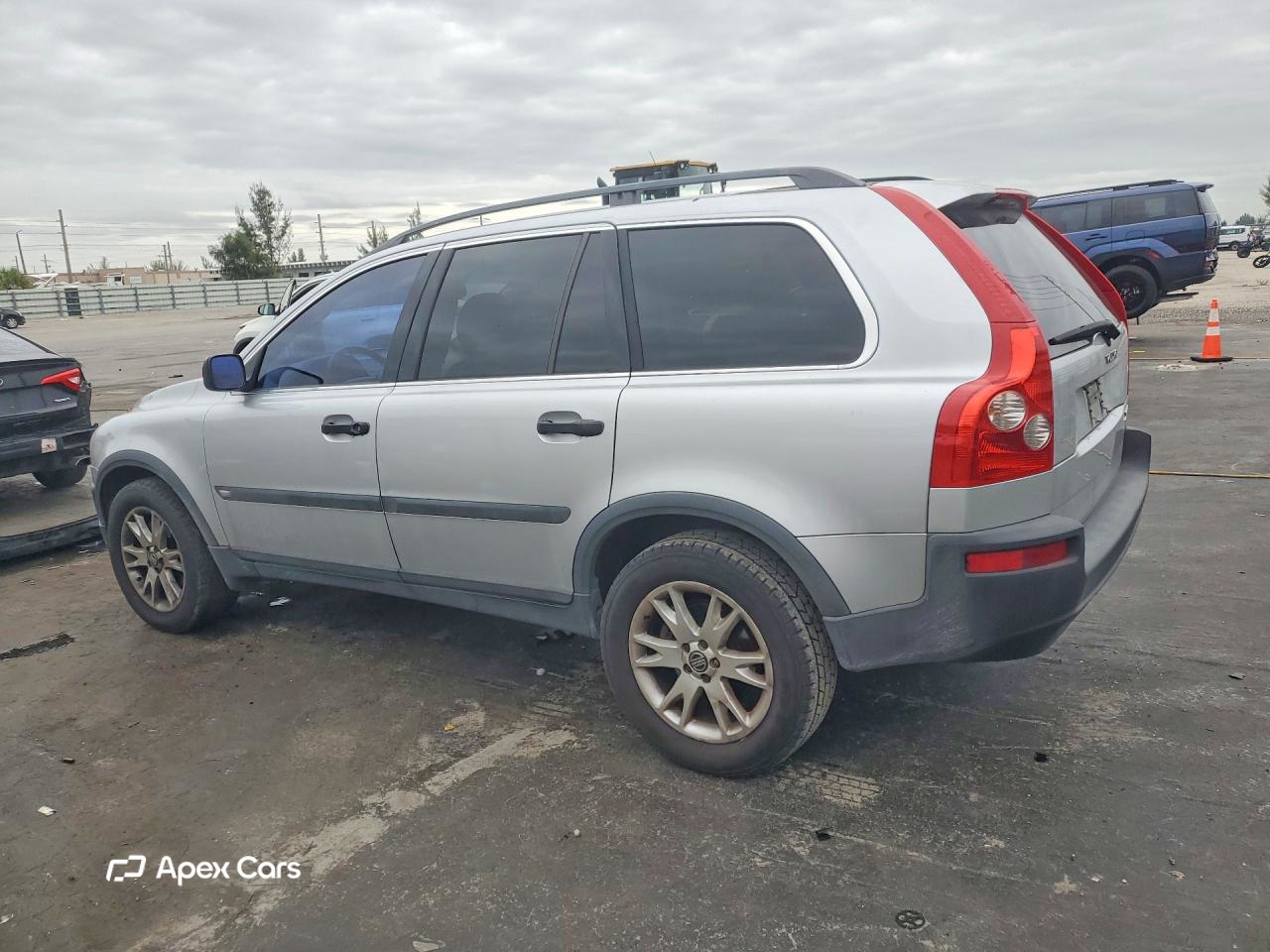 Volvo XC90 2004