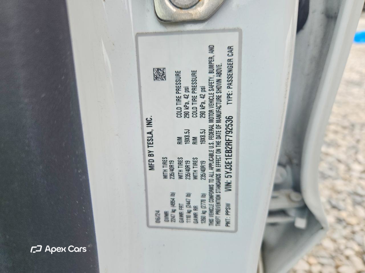 Tesla Model 3 2024