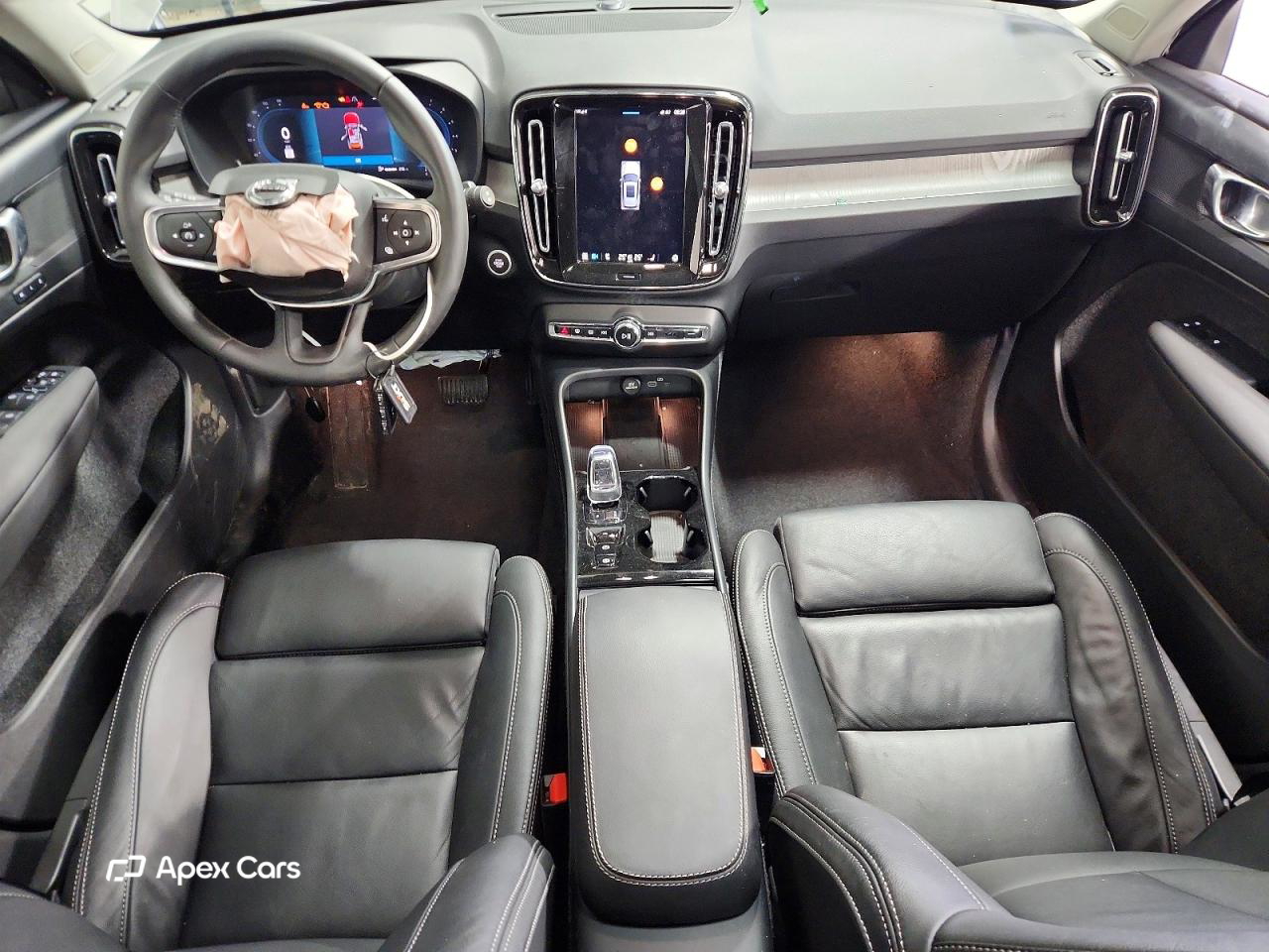 Volvo XC40 2025