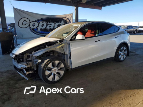 Tesla Model Y 2021 - Image 1 of 14