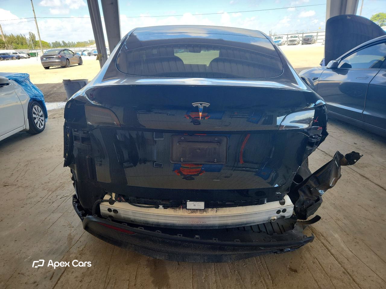 Tesla Model Y 2024
