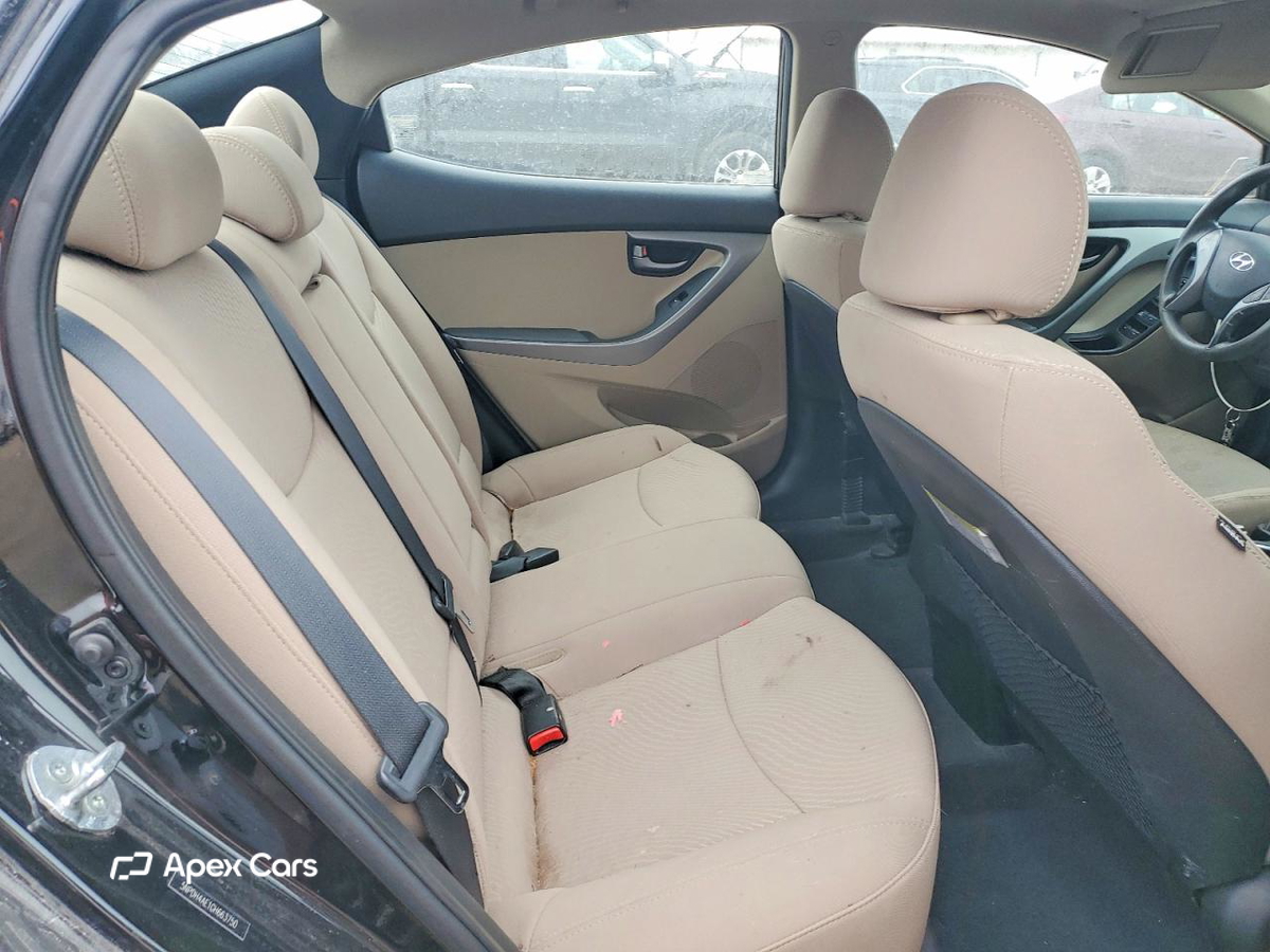 Hyundai Elantra 2016