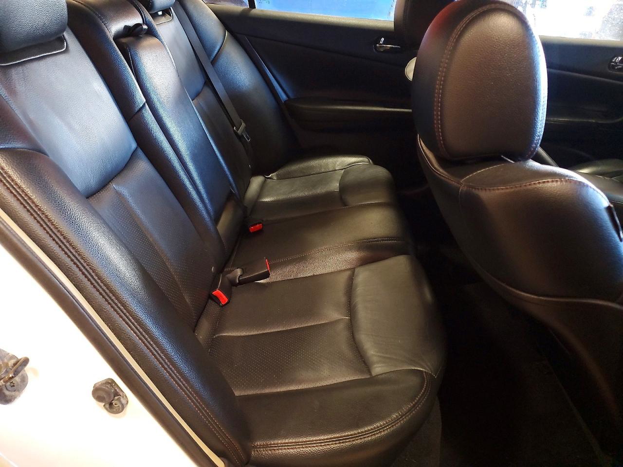 Nissan Maxima 2010