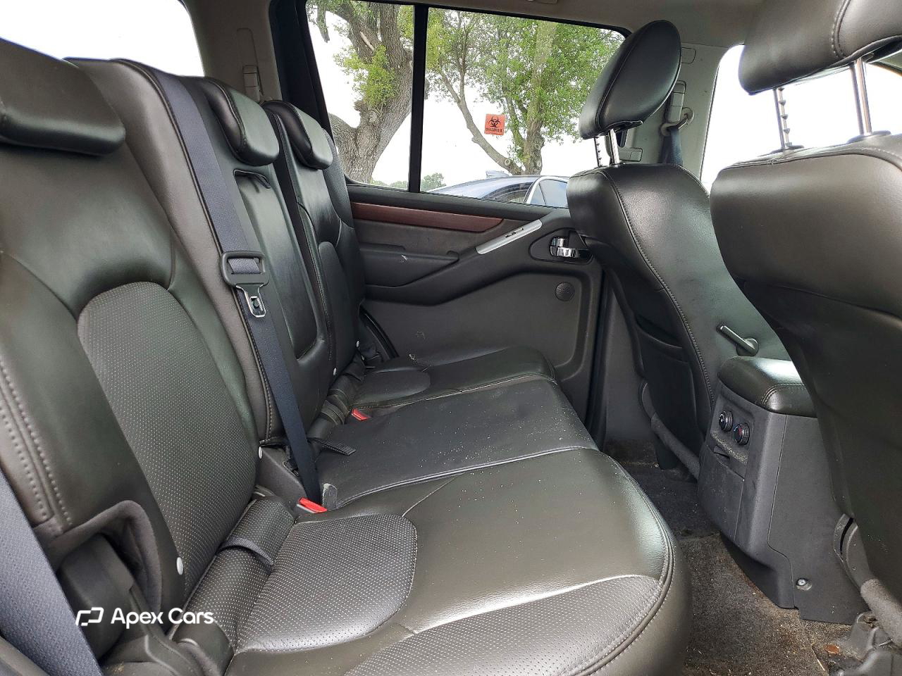 Nissan Pathfinder 2011