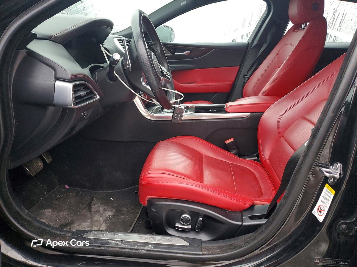 Jaguar XE 2020