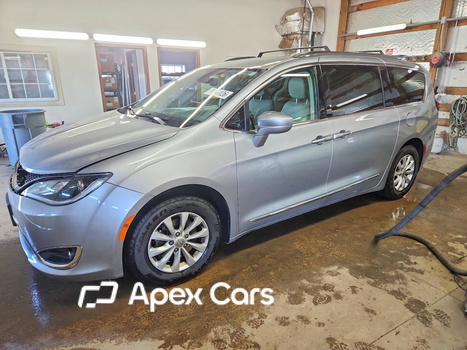Chrysler Pacifica 2018 - Image 1 of 14