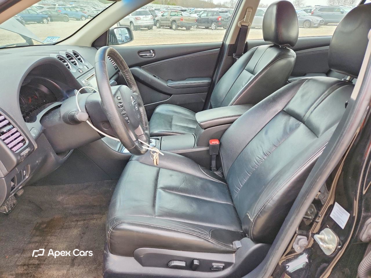 Nissan Altima 2011