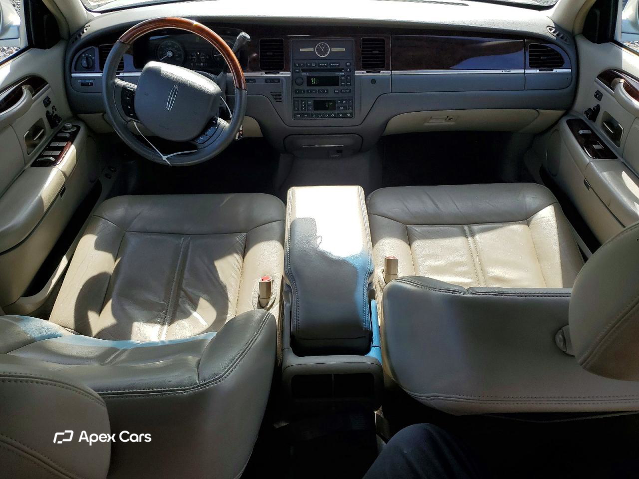 Lincoln Town Car 2010
