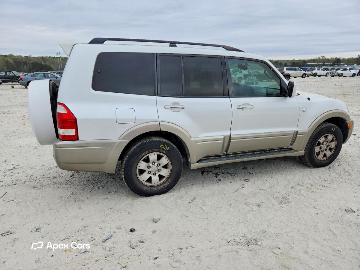 Mitsubishi Montero 2003