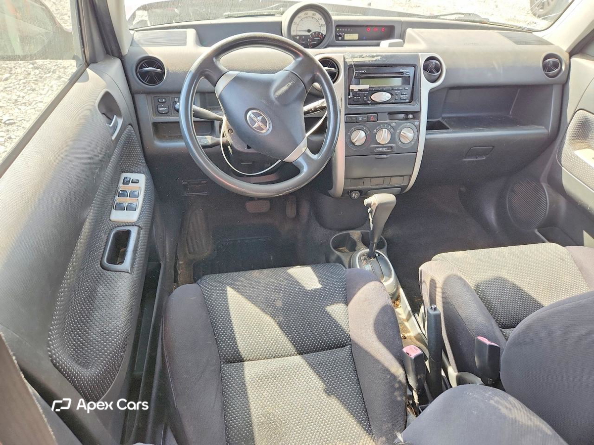 Toyota  2005