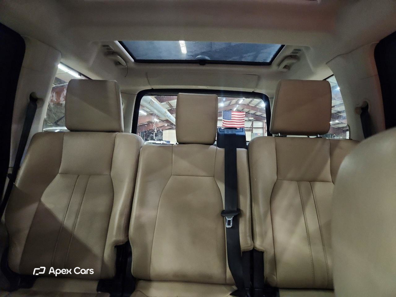 Land Rover LR4 2015