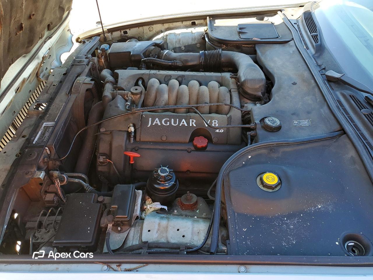 Jaguar XJ 2000