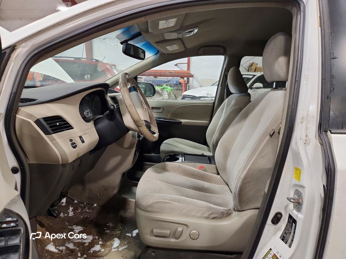 Toyota Sienna 2011