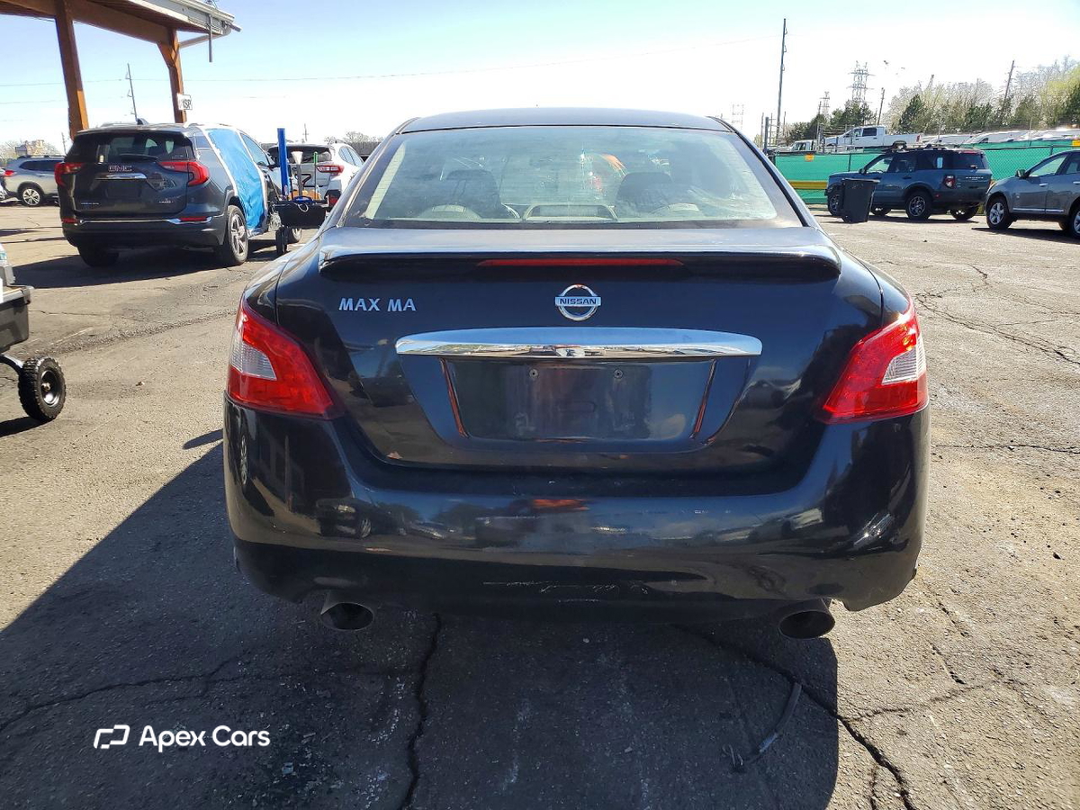 Nissan Maxima 2010