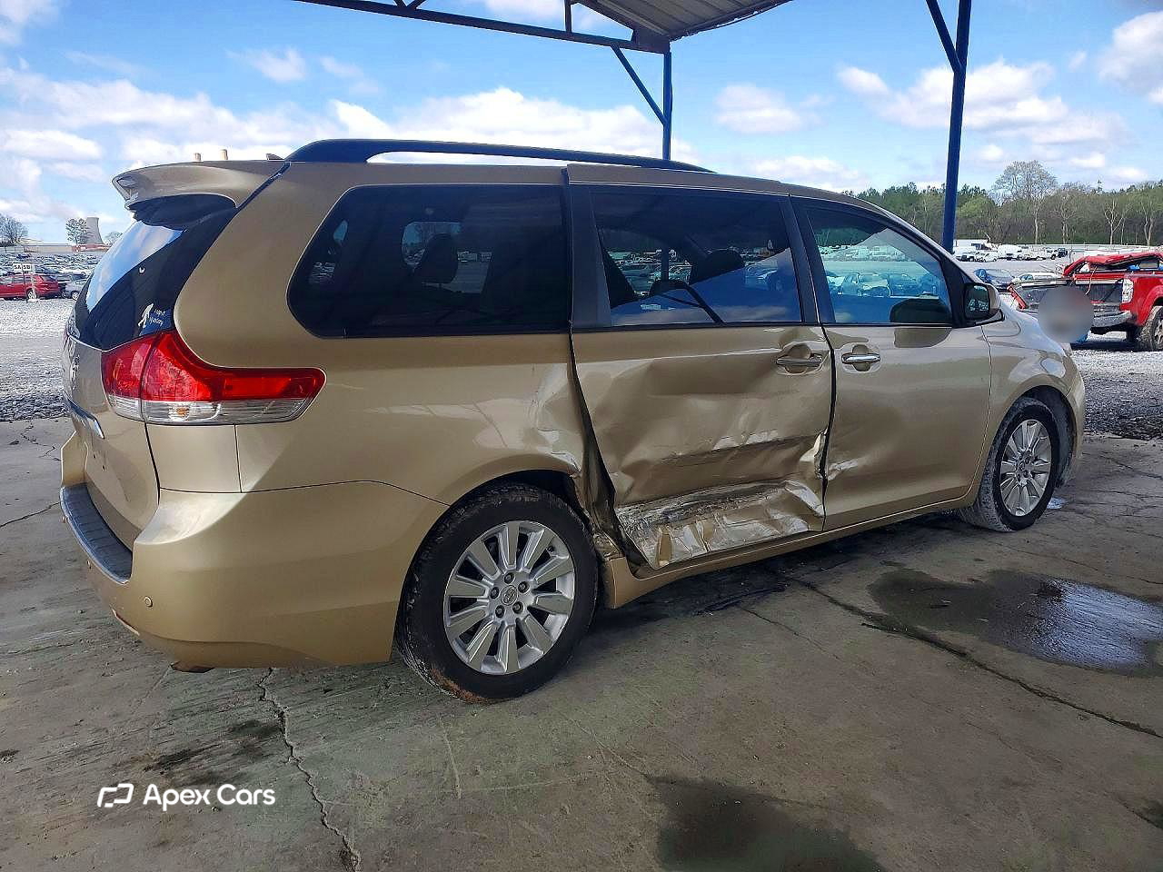 Toyota Sienna 2011