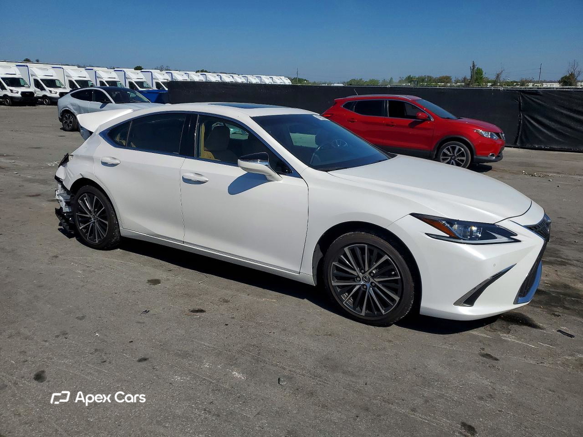Lexus ES 2022