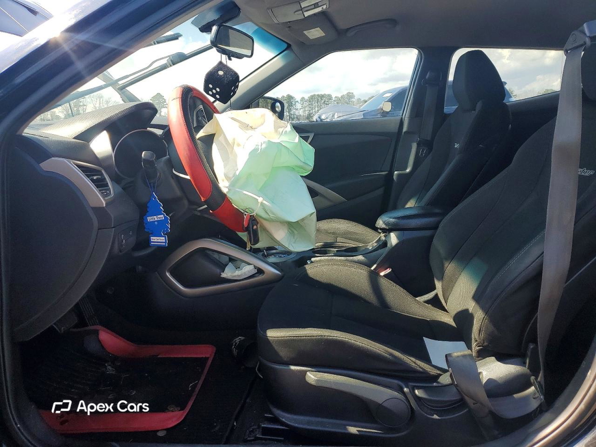 Hyundai Veloster 2013