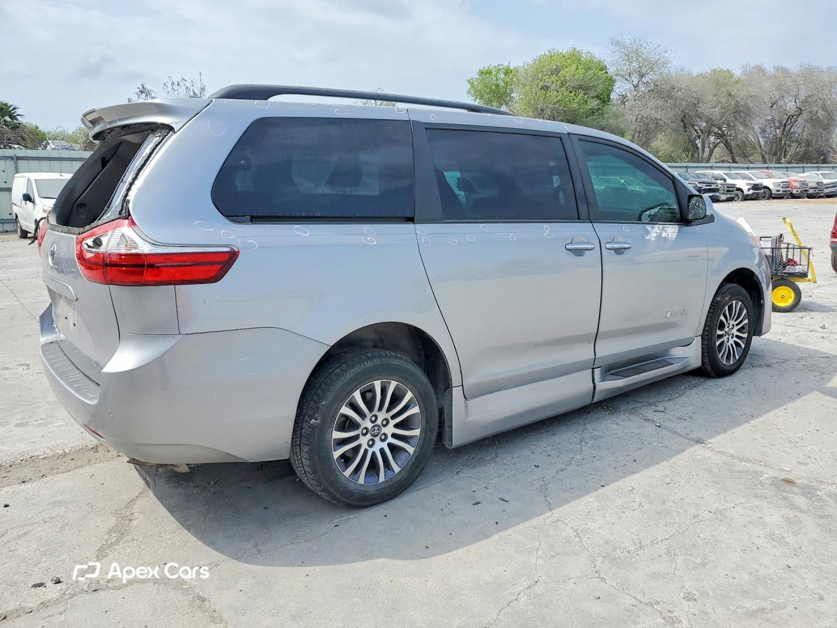 Toyota Sienna 2018