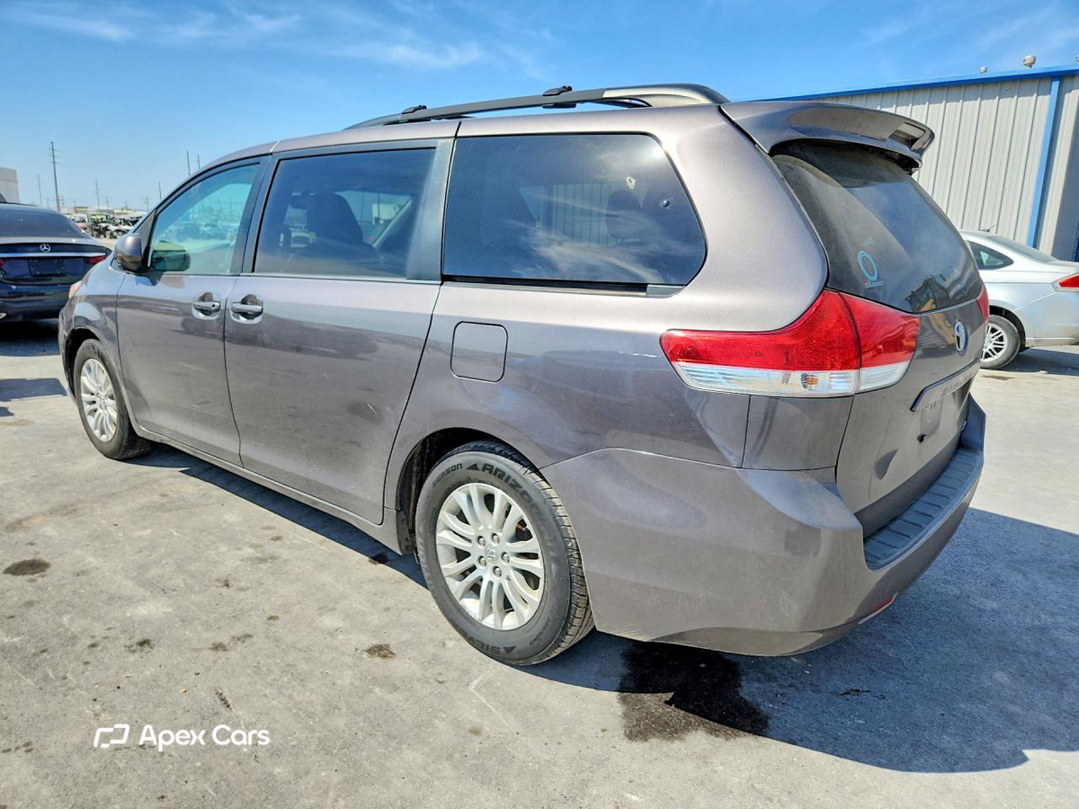 Toyota Sienna 2012
