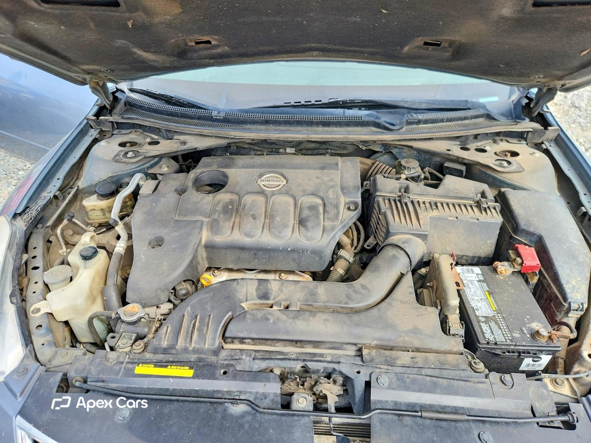 Nissan Altima 2012