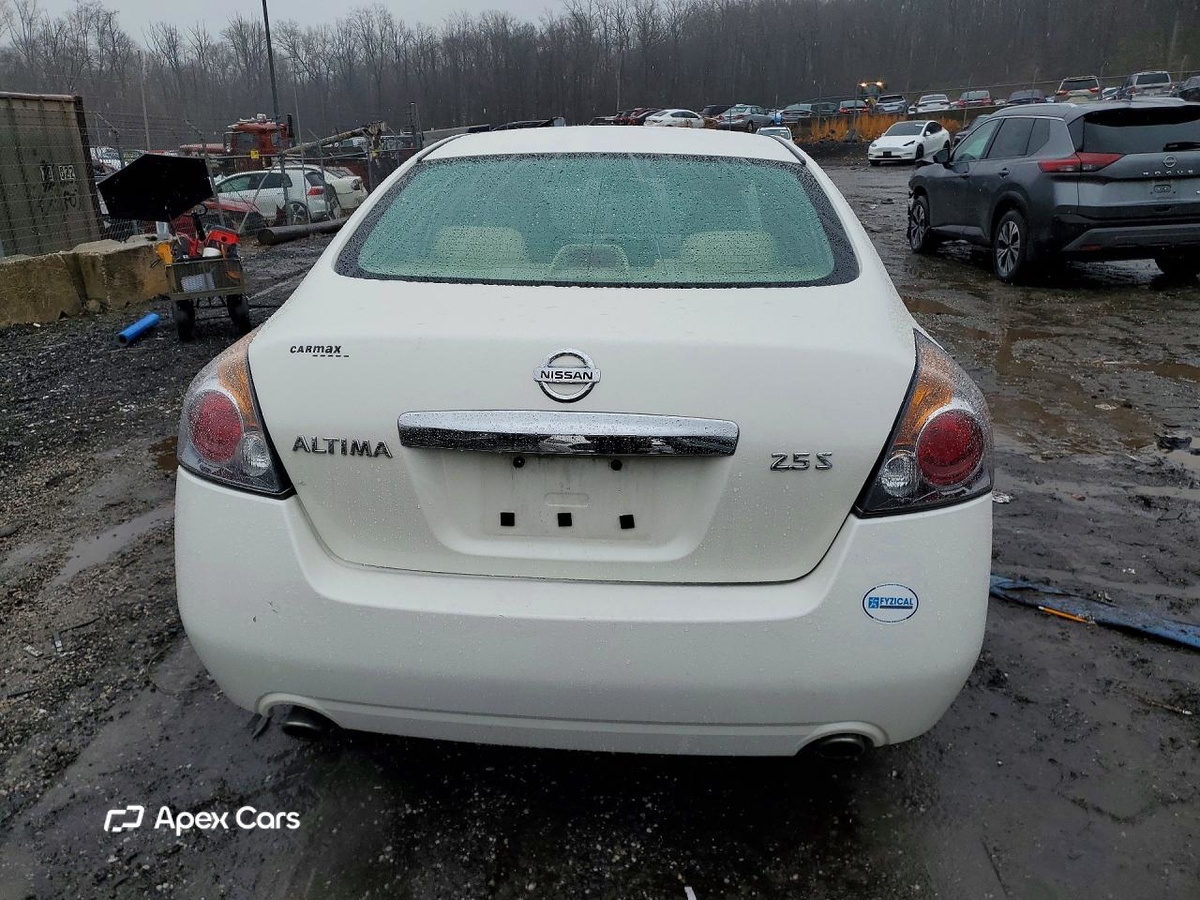 Nissan Altima 2010