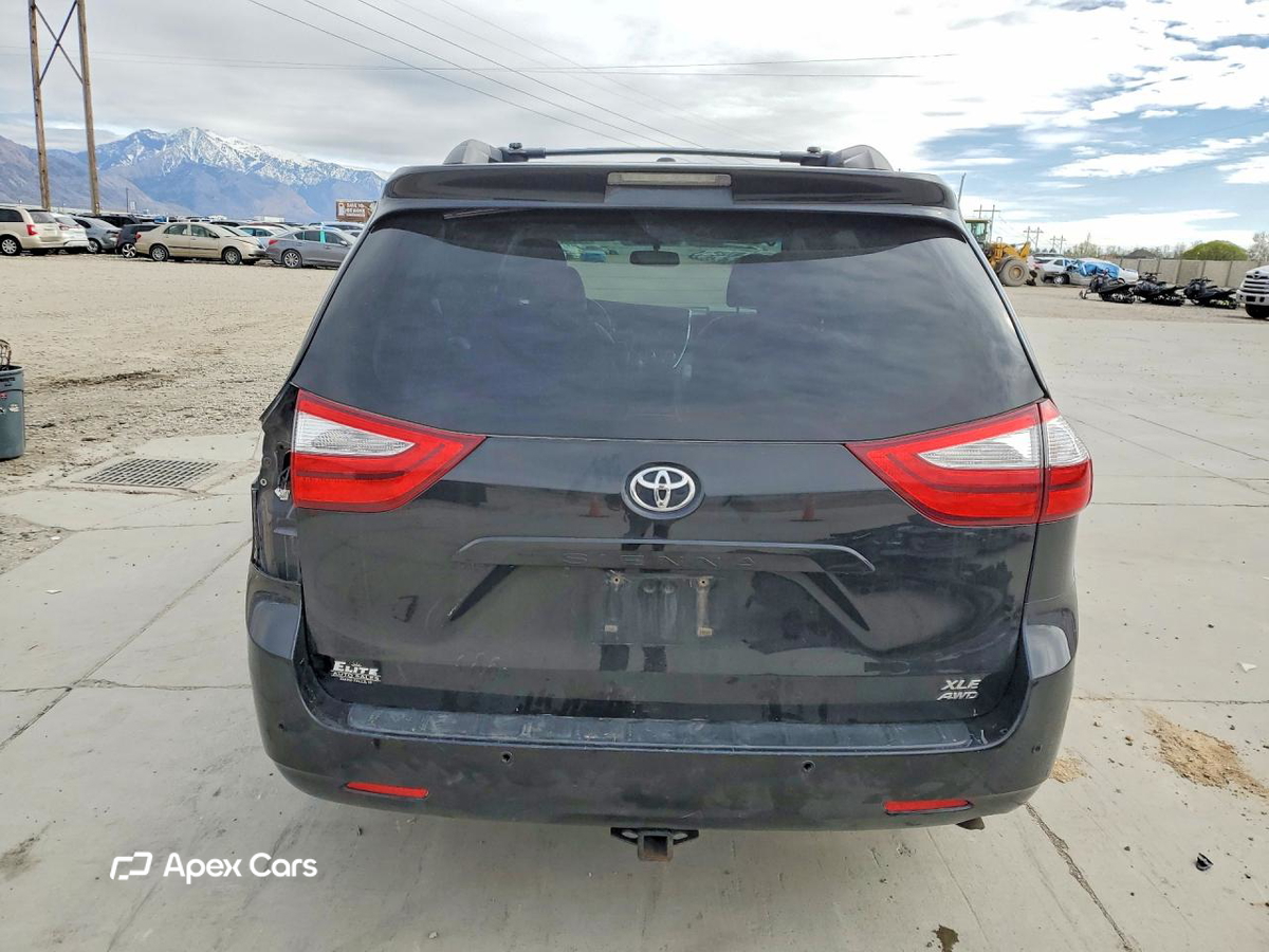 Toyota Sienna 2016