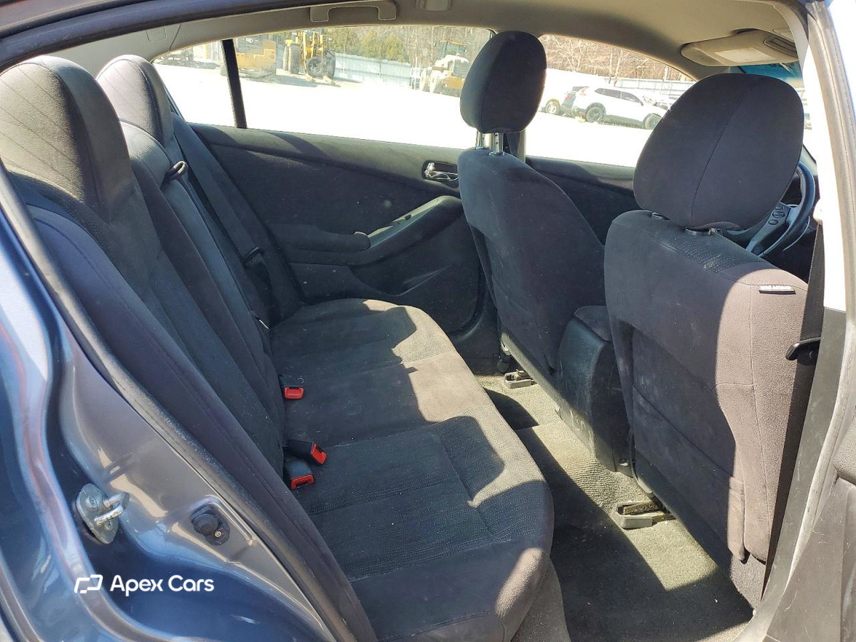Nissan Altima 2012