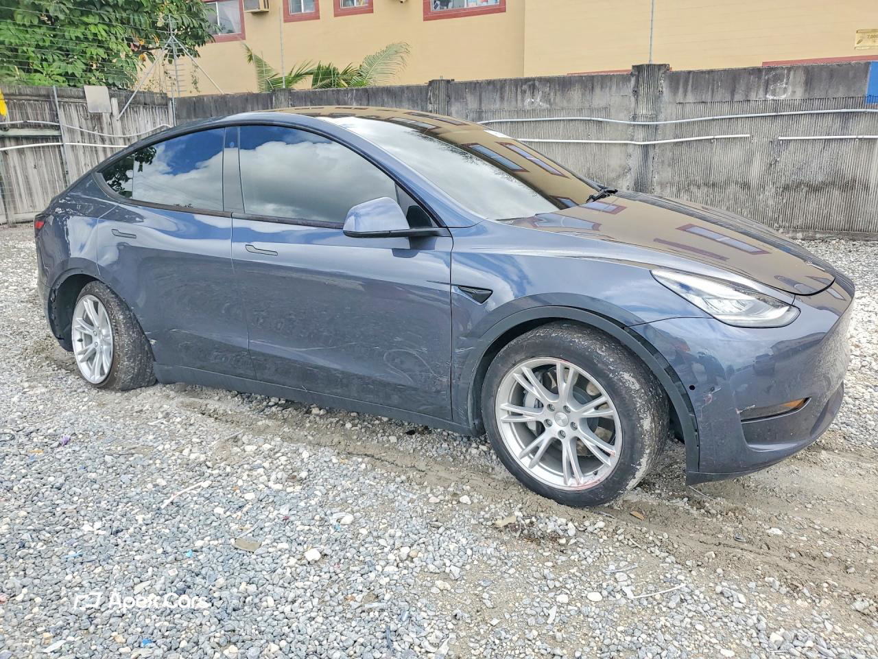 Tesla Model Y 2021