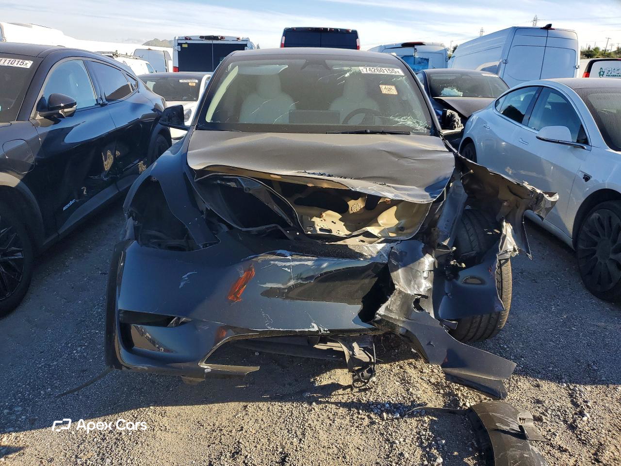 Tesla Model Y 2024