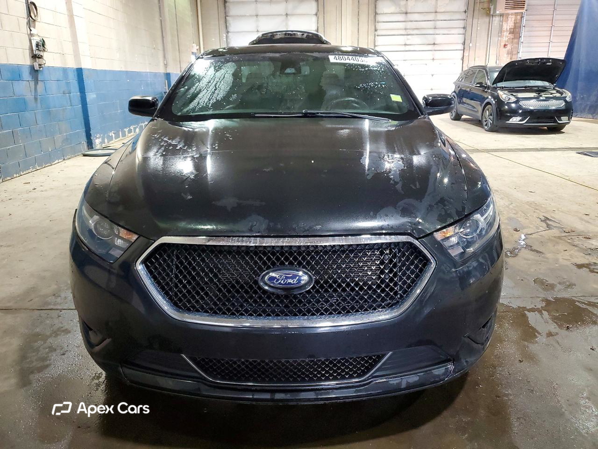 Ford Taurus 2015